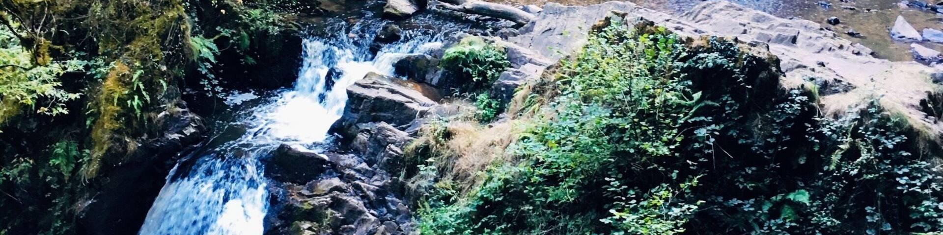 Petite boucle de 7 km à faire , info : lieu assez mal indiqué .. mais vaut le coup d œil ;)