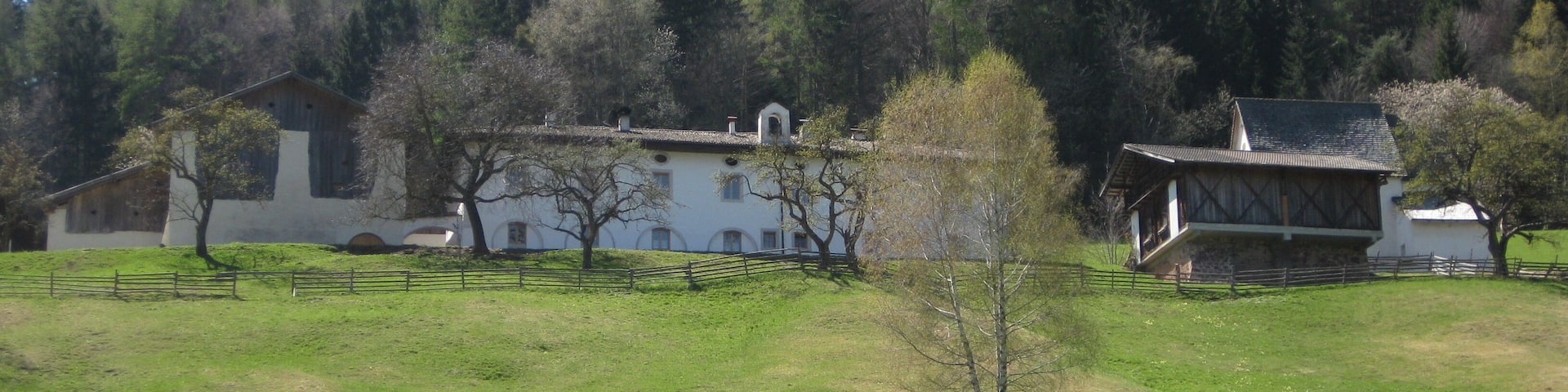 Pausa mit Maria-Himmelfahrt-Kapelle in Truden