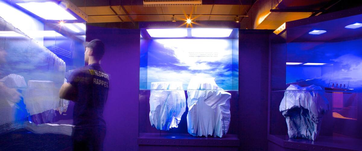 Johnson Geo Centre featuring interior views