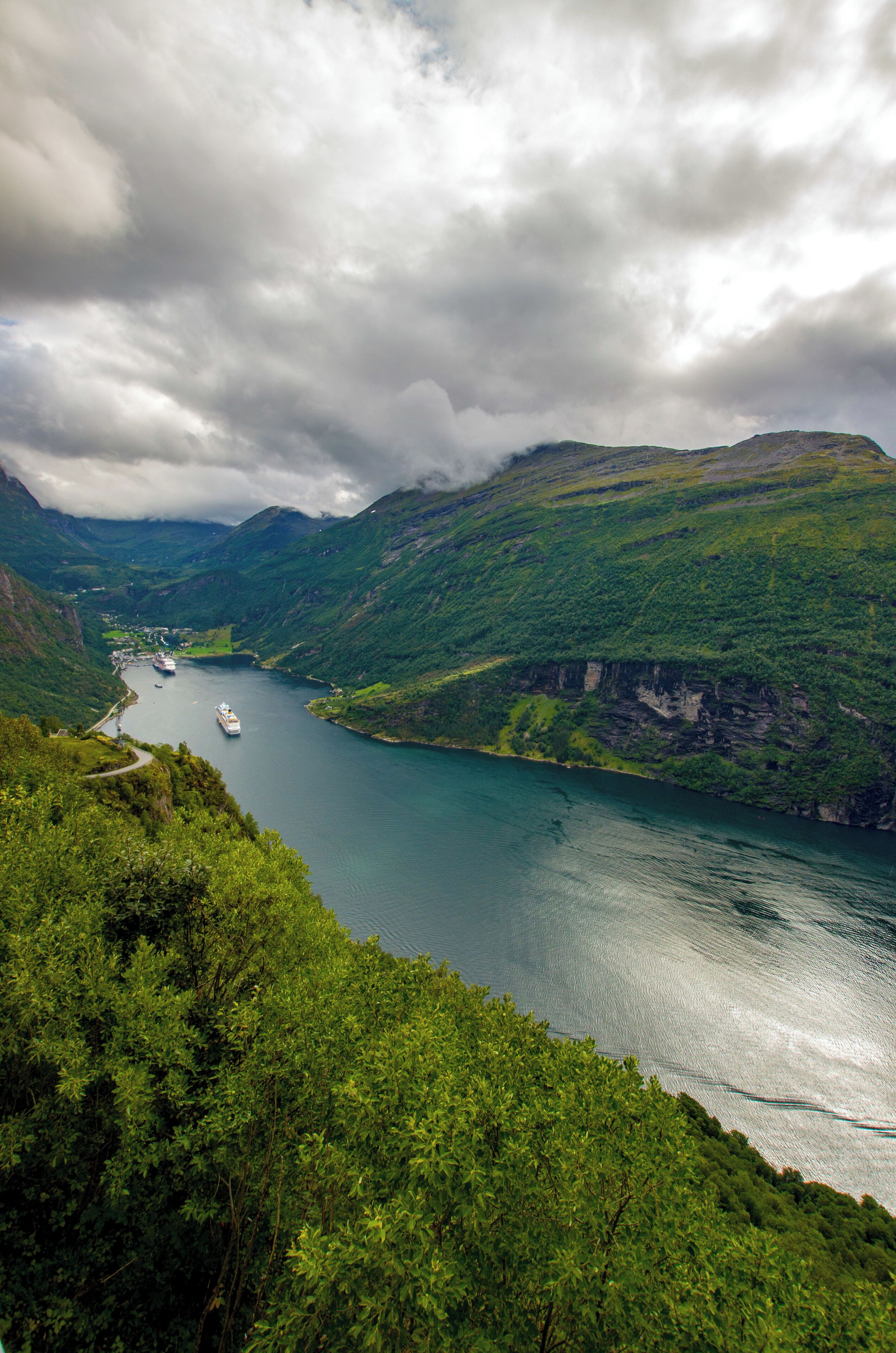 View of cruise ships in Gerainger. Shot taken from the Eagle bend zigzag hill.