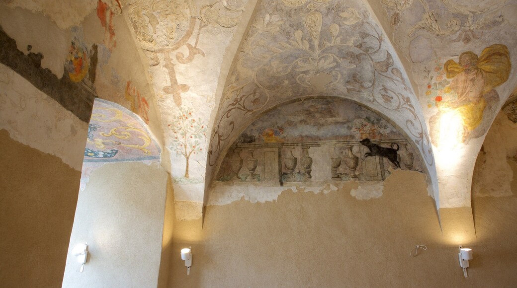 Forteresse d\'Oradea qui includes vues intérieures