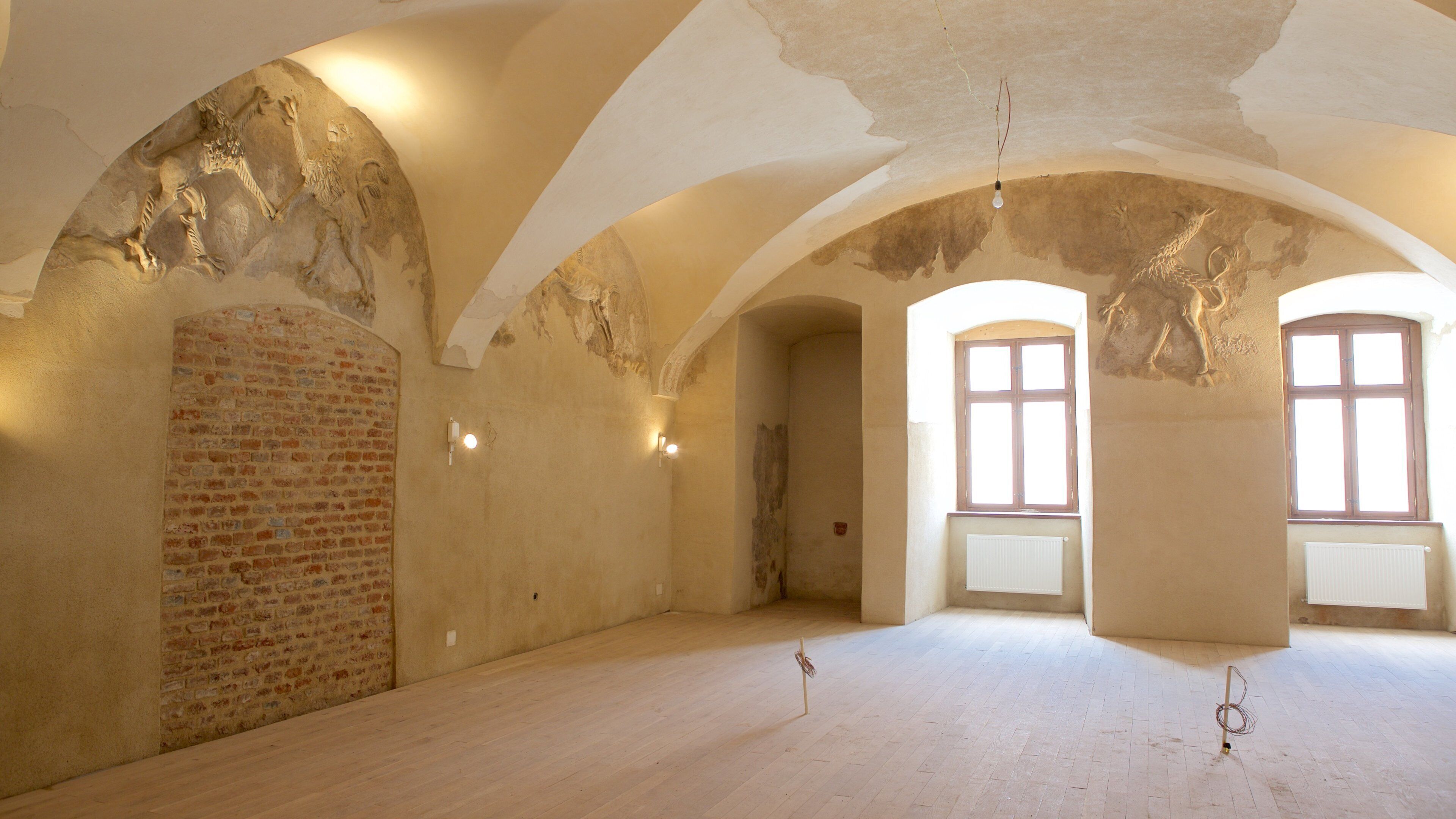 Forteresse d\'Oradea montrant vues intérieures