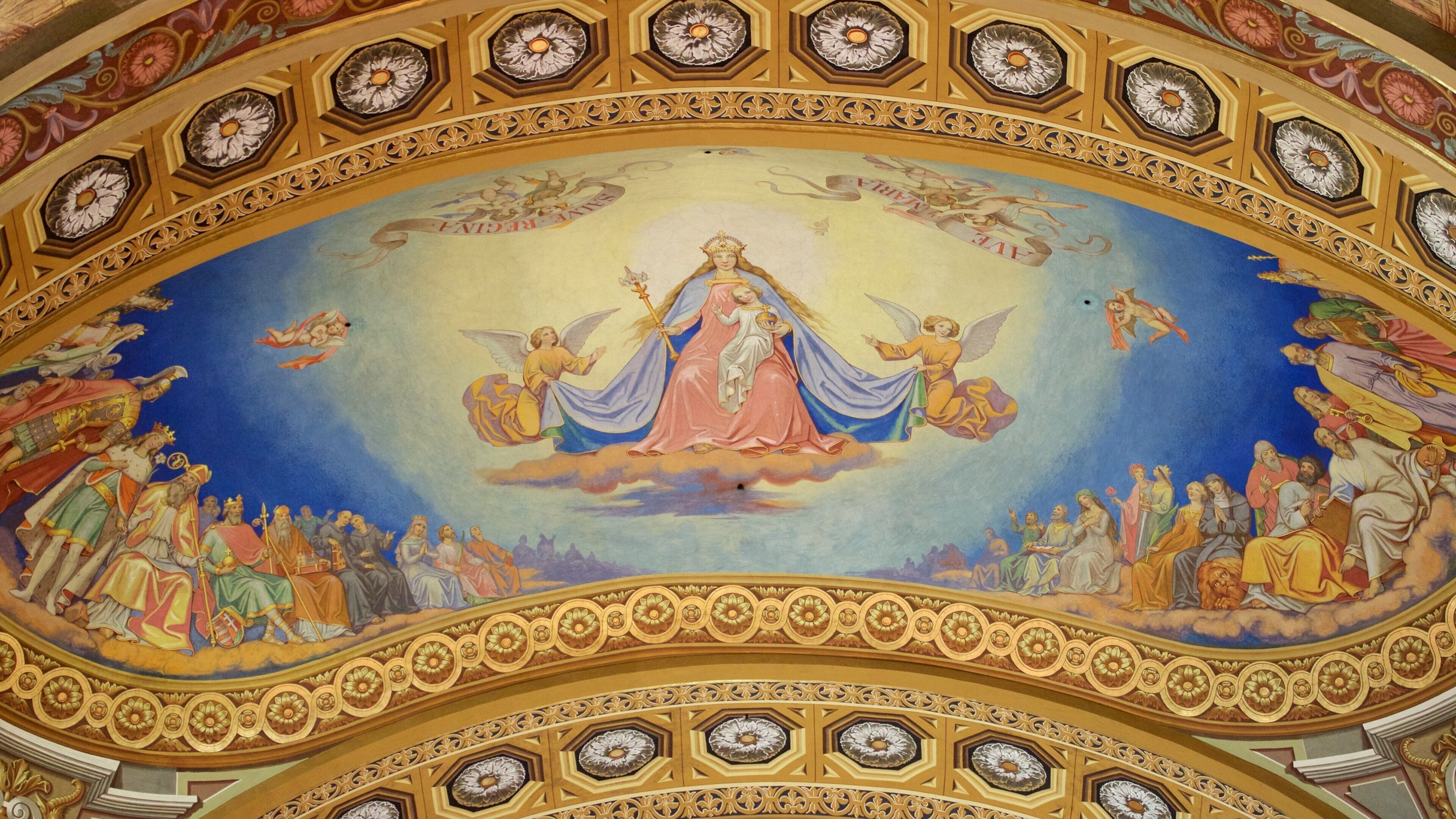 Roman Catholic Basilica which includes interior views, art and religious elements