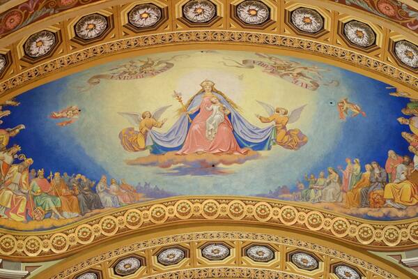 Roman Catholic Basilica which includes interior views, art and religious elements