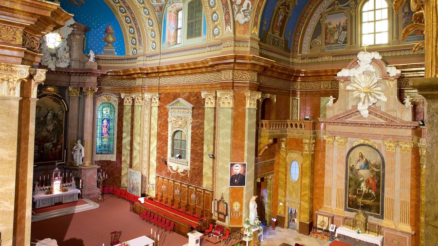 Rooms-katholieke Basiliek inclusief een kerk of kathedraal, historische architectuur en religieuze aspecten