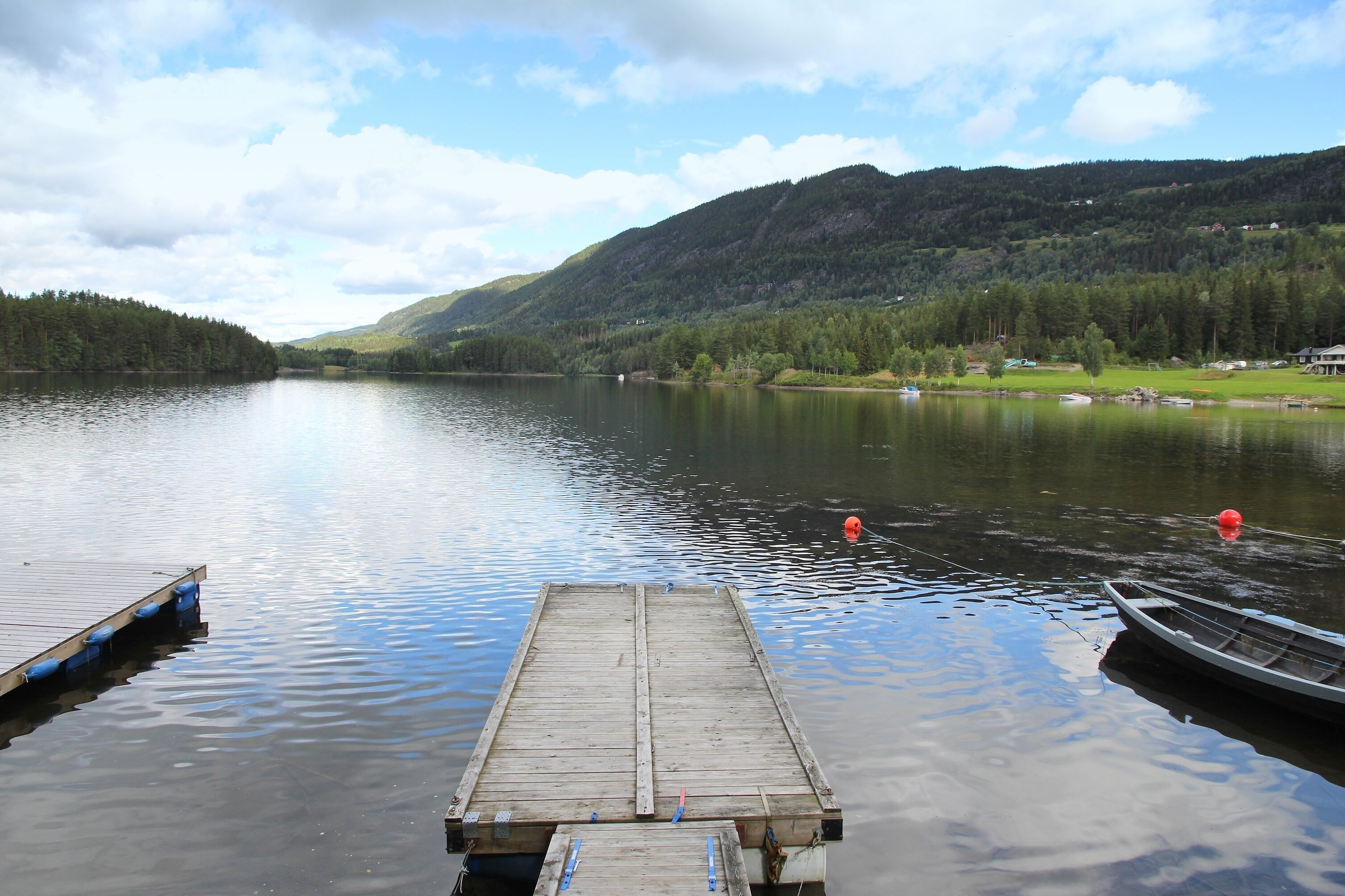 Lake Aurdalsfjorden in Oppland