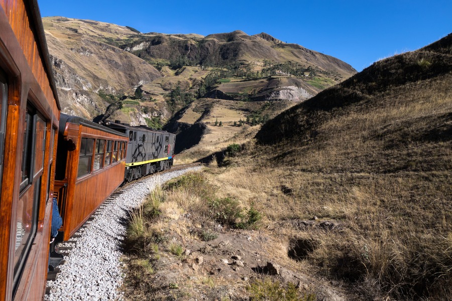 The Train ride (Nariz Del Diablo) from Riobamba in Ecuador is extremely scenic, the highlight being the Devil's Nose and AlausiÌÎ̴̢_ round trip, with zig-zags.