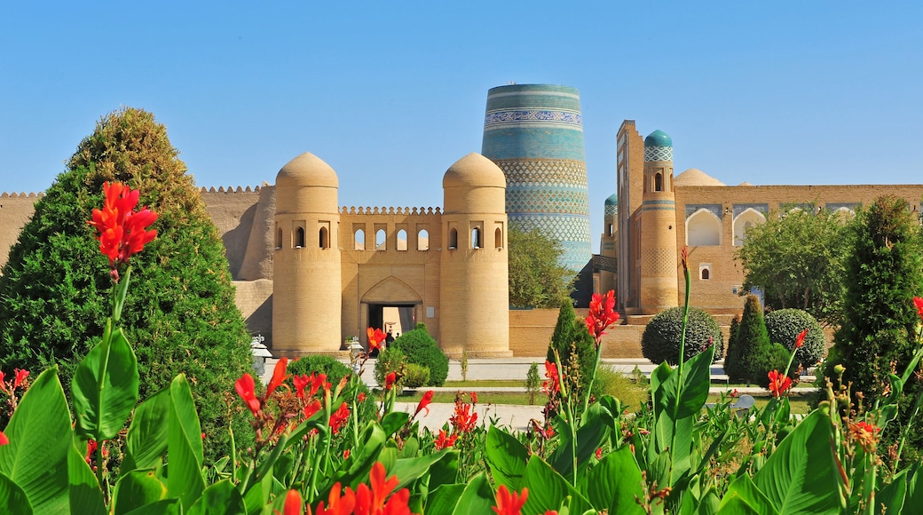 Khiva: medieval gates