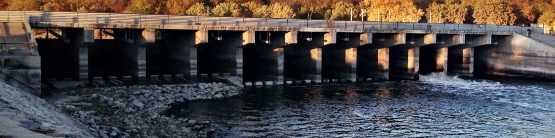 Dam built in the 1930s that created the Minnesota River reservoir known as Lac Qui Parle.