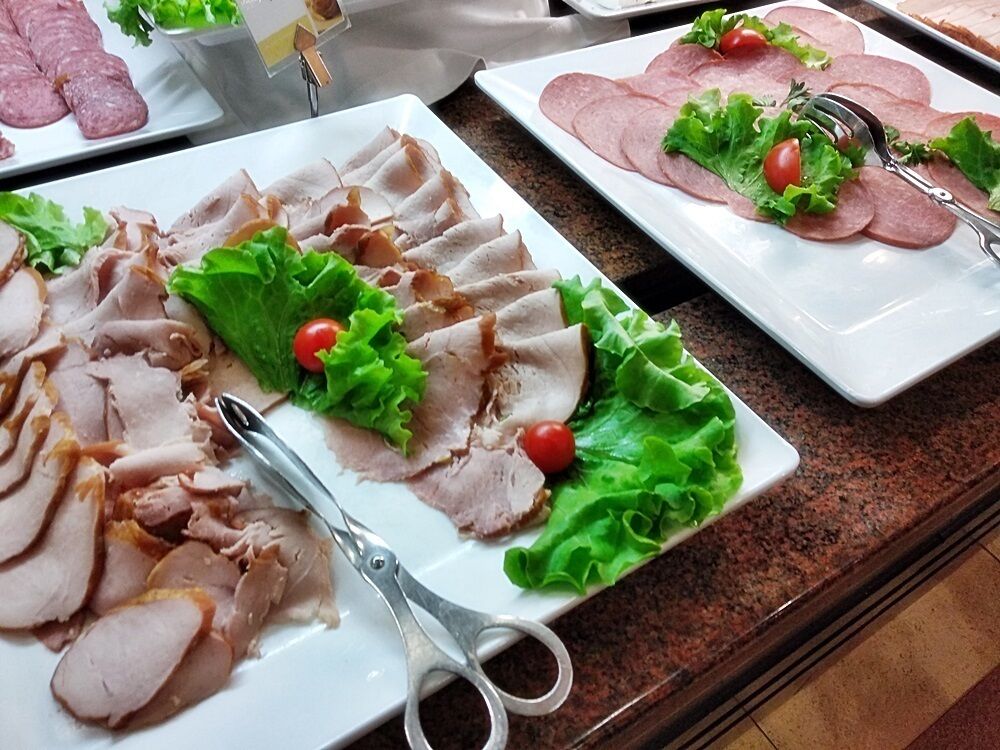 Excellent breakfast with great variety and great flavors!