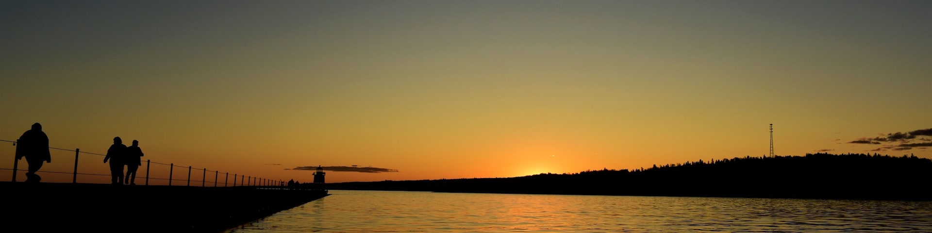 sunset in two harbors MN