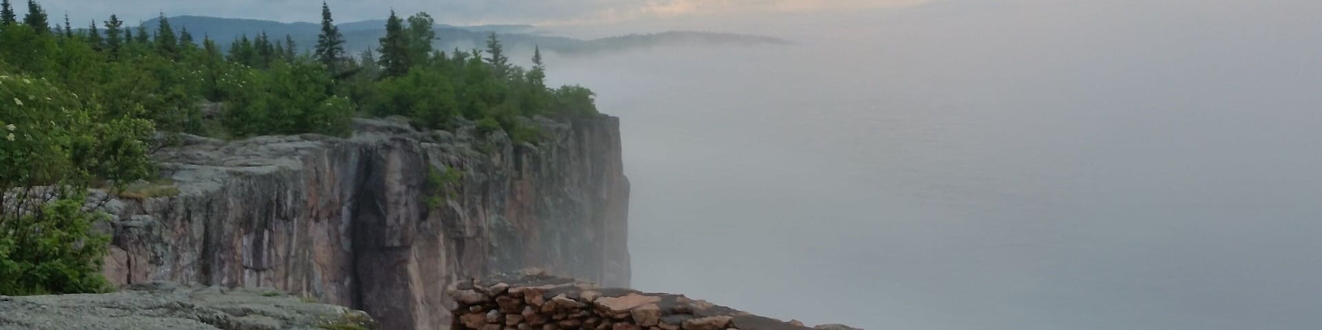 The North Shore is absolutely gorgeous. This is one of my favorite pictures from vacationing there this summer.
#overlook #cliffs #foggy #likealocal #northshore