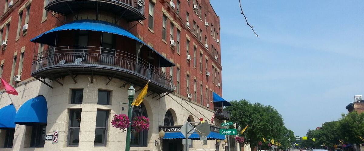 Charming downtown Marietta is in the "Top Ten Small Towns you Should Visit" as determined by Smithsonian Magazine. Great restaurants abound and the very best chocolate shop (Putnam).