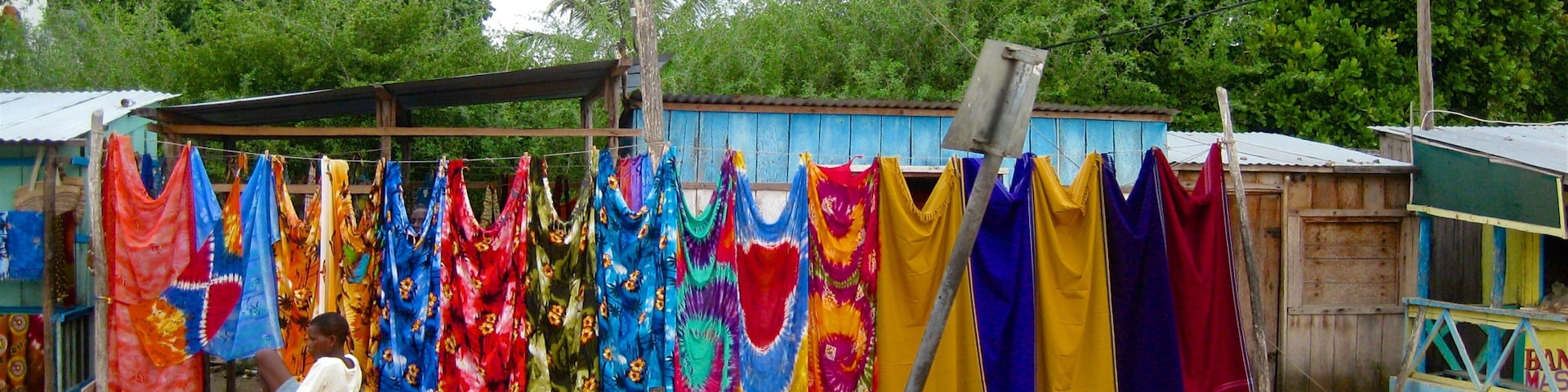 Inhambane featuring heritage elements as well as an individual male