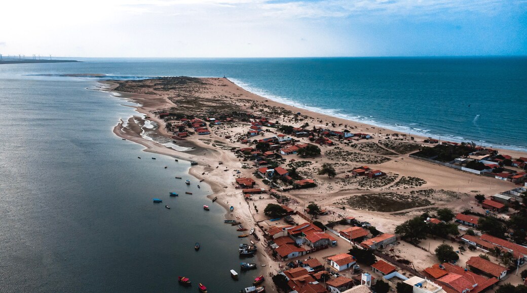 Praia Península Galinhos Paisagem Rio Grande do Norte Farol Barcos Dunas Salinas Manguezais Ilhas Praias Rio Areia Mar Oceano Água Drone Aéreo Paradisíaco Viagem Turismo Turístico Nordeste Brasil