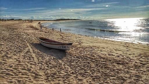 The tiny city of Galinhos is located in Rio Grande do Norte, Brazil.
The beach is like a piece of heaven on Earth. It surely worth a visit!
#EndlessSummer