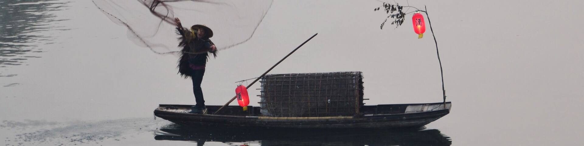 Woke up at 5am in the morning, 1/2 drive to this fishing village, in time for the fisherman to perform the fish net casting techniques.