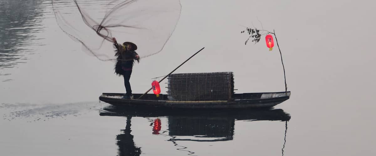 Woke up at 5am in the morning, 1/2 drive to this fishing village, in time for the fisherman to perform the fish net casting techniques.