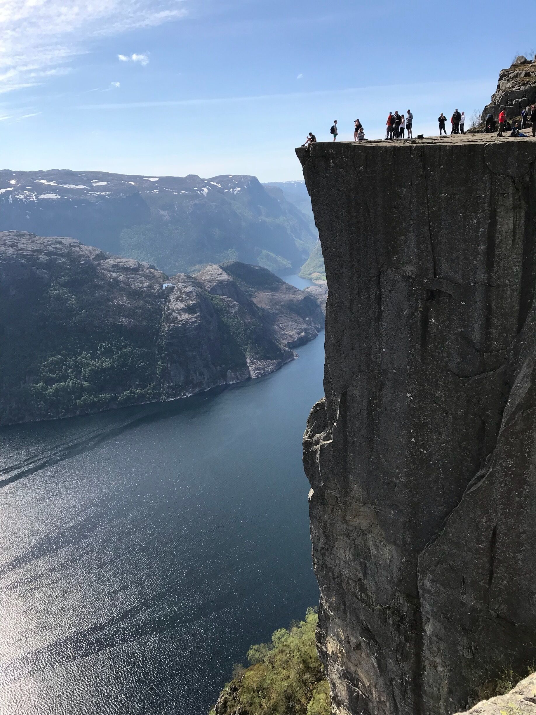 Great trek up to Pulpit rock with great views along the way! Wow what a view! Wow what a drop 😋