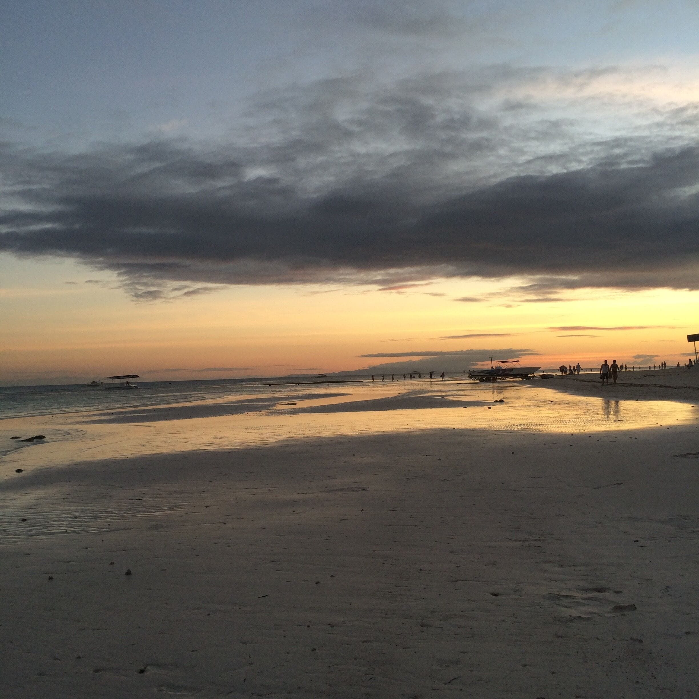 The beautiful white beach of Panglao island . 🏖 #bohol #sunset