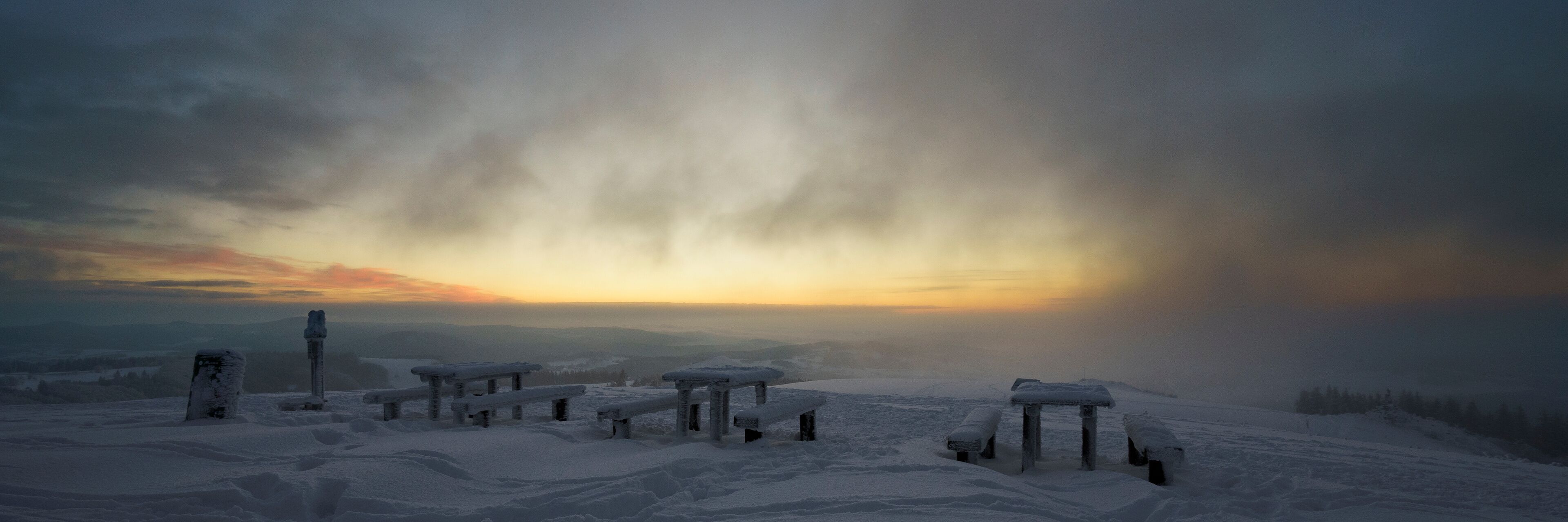 Traumhafte Abendstimmung auf dem höchsten Berg der Rhön, die Wasserkuppe3