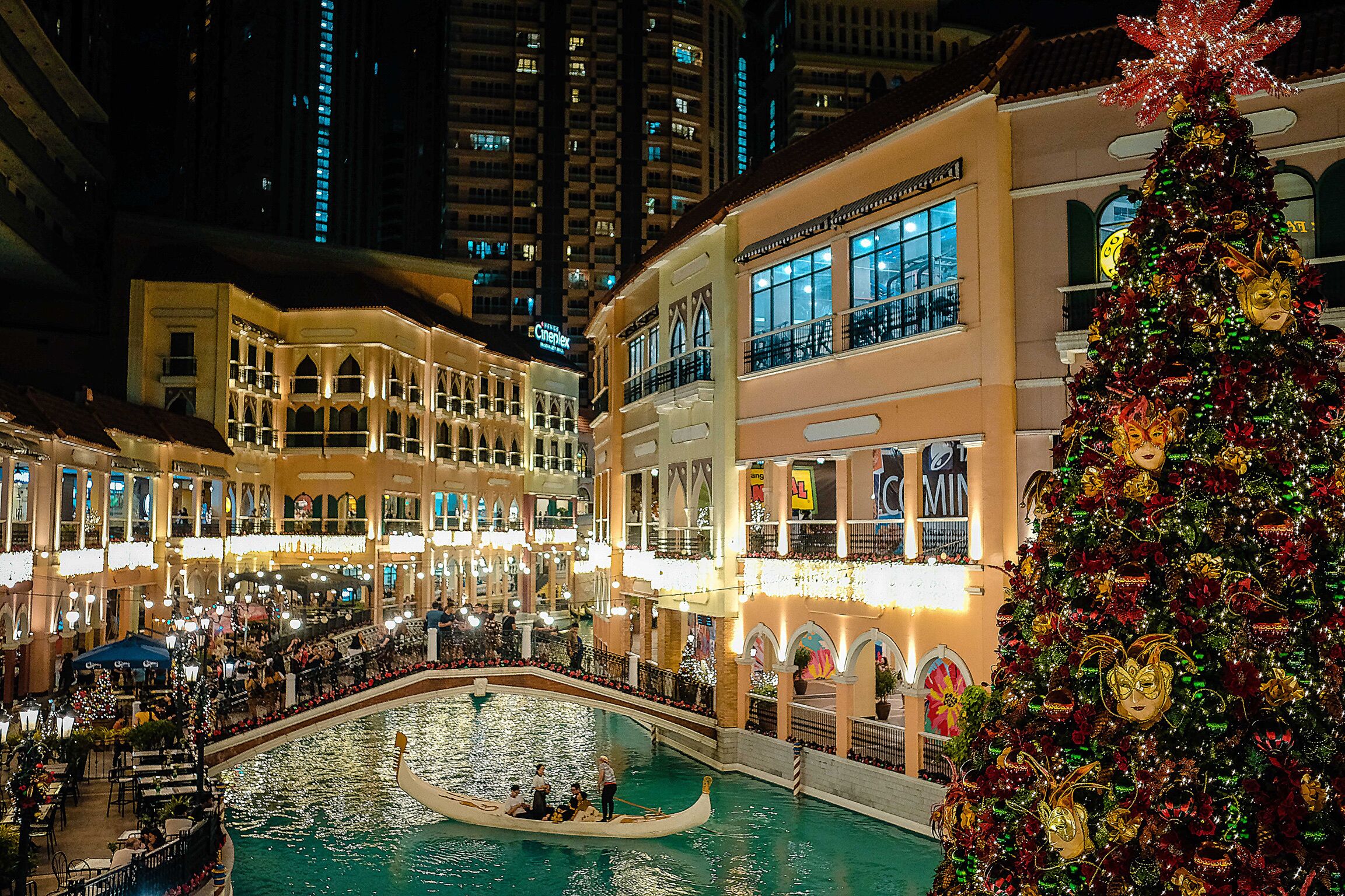 The mall’s grand canal offers mall guests an Italian experience with gondola ride tours by singing gondoliers.
The mall also has replicas of St. Mark’s Campanile in Piazza San Marco, the Rialto Bridge, which is inspired by the famous bridge in Venice and the Ponte de Amore bridge, where mall guests can participate at the mall’s love locks installation.