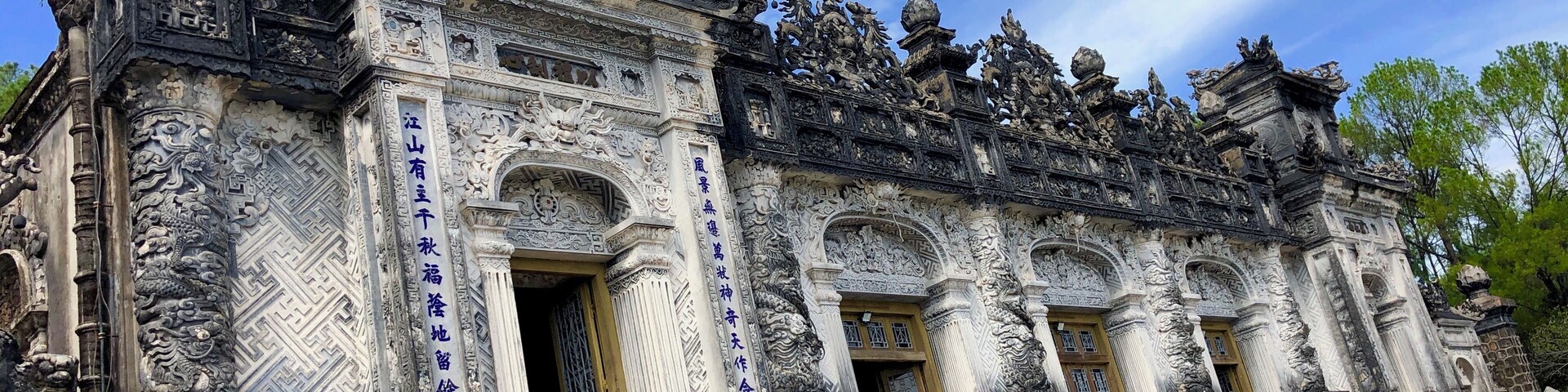 The building of the tomb