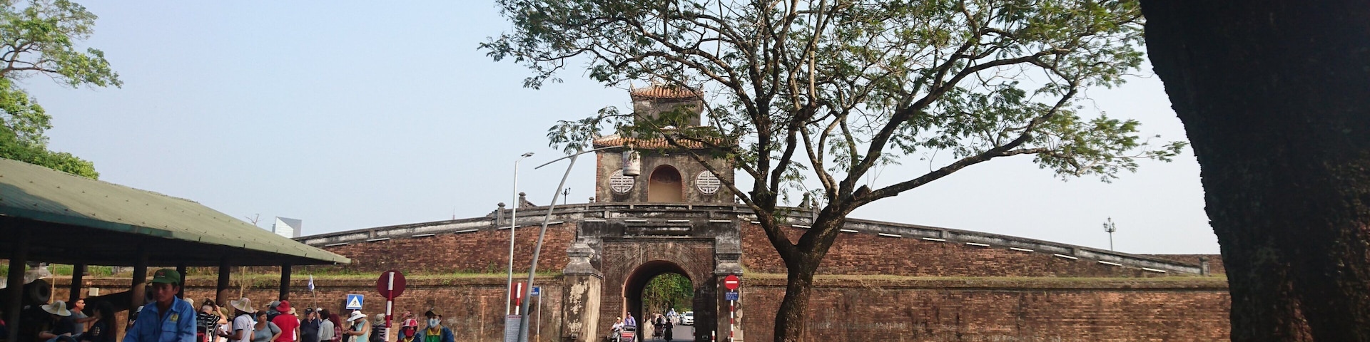 Hue was the seat of the Nguyen Dynasty which ruled the country from 1802 until the end of the feudal era in 1945.
Located on Vietnam’s central coast, Hue proceeds at a leisurely pace unlike Hanoi and Ho Chi Minh City.