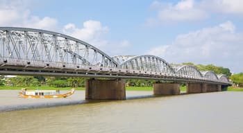 Cầu Thanh Toàn có tính năng chèo thuyền, cầu và sông lạch