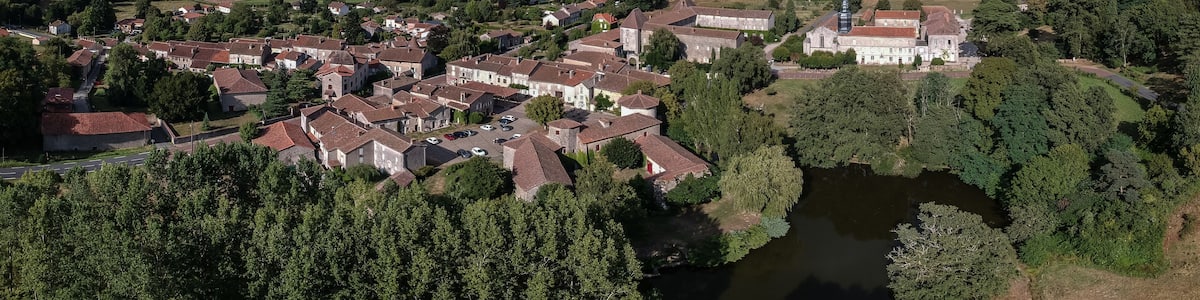 Mortemart (Haute-Vienne, France) - Plus beau village de France - Vue aérienne
