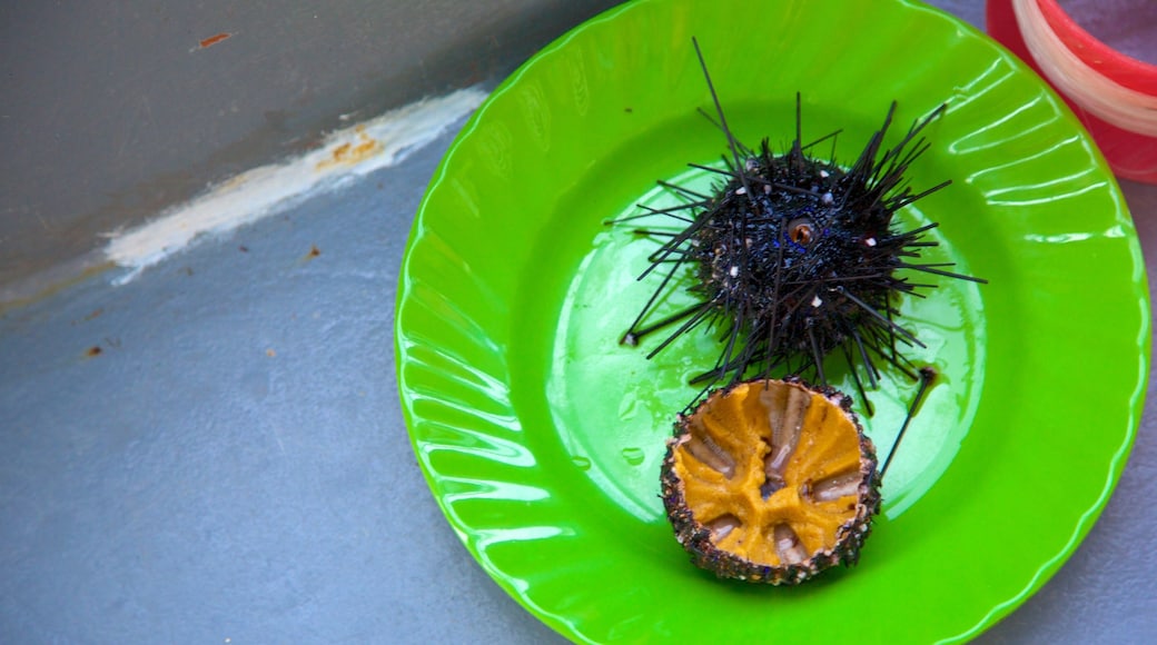 Phu Quoc featuring food