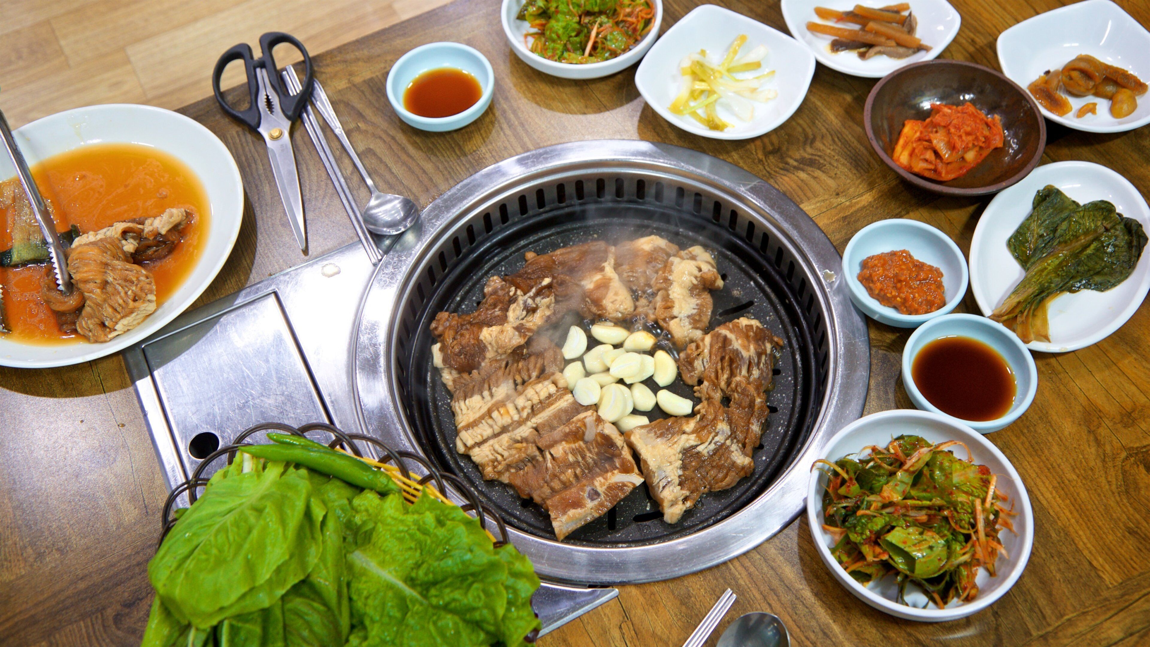 Geoje showing food and dining out