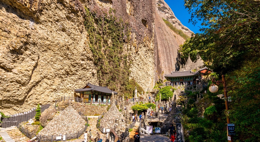 Tapsa Temple is a famous temple in Korea.