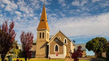 Greenock showing a church or cathedral