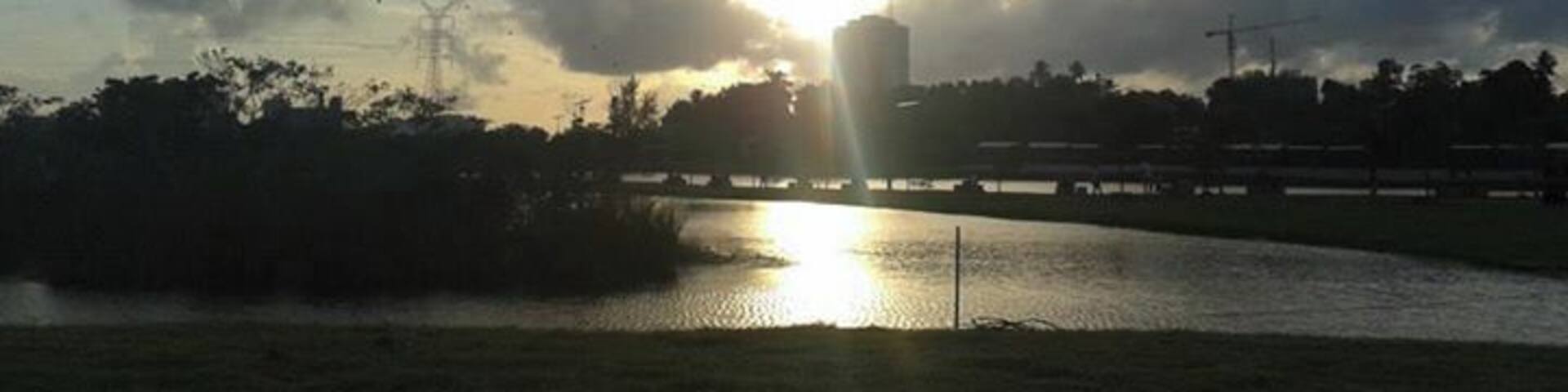 Originally a Golf Course, Waters Edge is a Hotel that has a sprawling lawn to host any type of outdoor event.
The hotel also has an Italian and Japanese Restaurant, a drive-thru Bakery and a Bar to chill out.
#WatersEdge #Battaramulla #SriLanka #DineOut #WaterFront