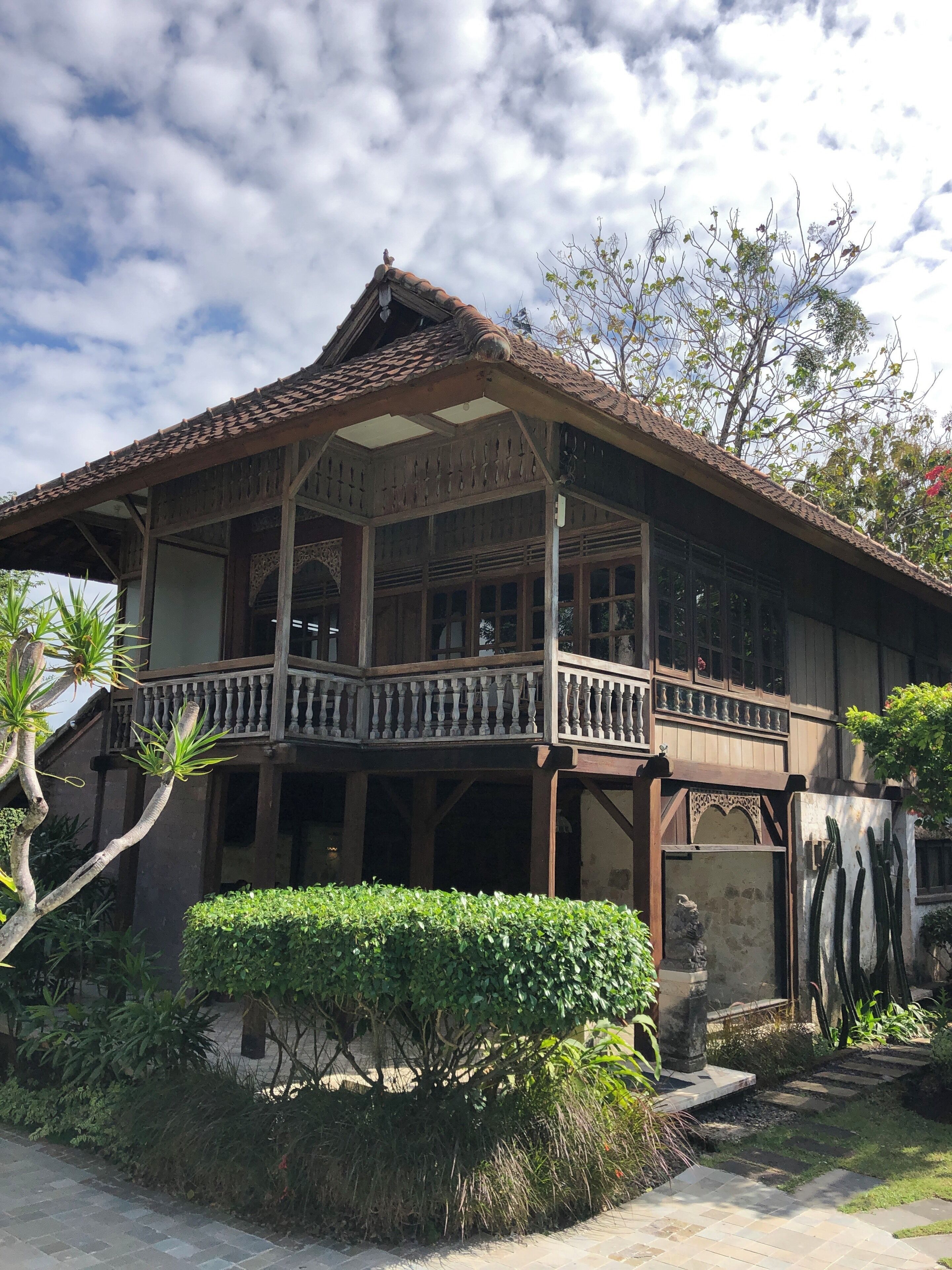 Our accommodation in Bali ; nice one bedroom villa at inexpensive price. A good place to stay to explore Bali