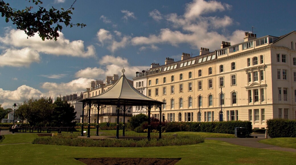 Glen Gardens showing the bandstand on a warm summers day..a place to relax..