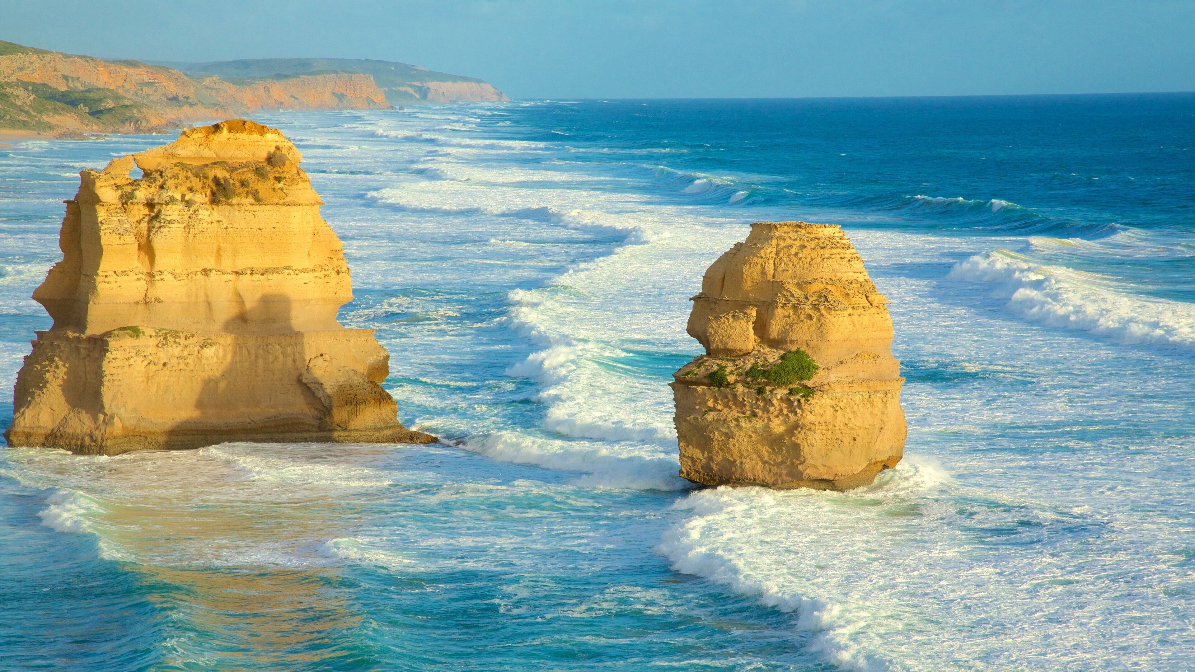 12 人の使途 表示 荒々しい海岸線
