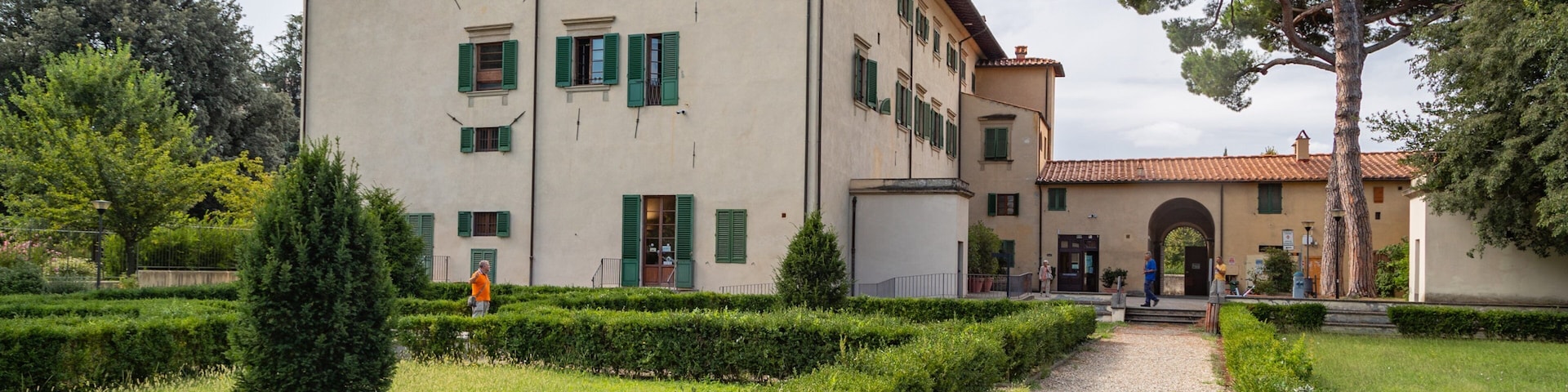 Isolotto featuring a park