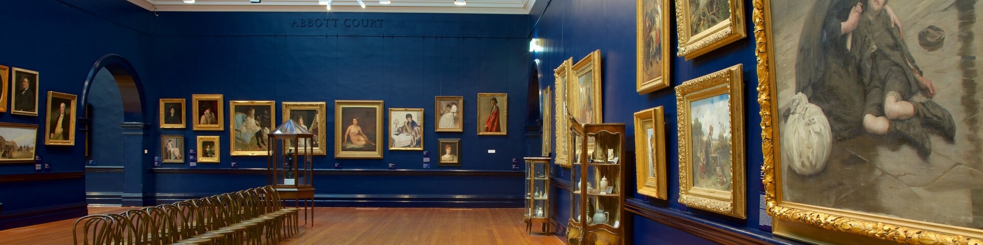 Bendigo Art Gallery showing interior views