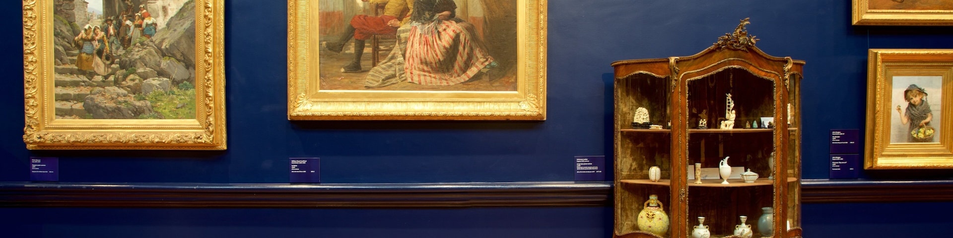 Bendigo Art Gallery que incluye vista interna