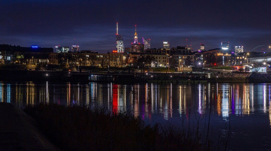 Night Panorama of Warsaw with the Swiętokrzyski Bridge, Palace of Culture and Science, and Vistula River | Nocna panorama Warszawy z Mostem Świętokrzyskim, Pałacem Kultury i Nauki oraz Wisłą