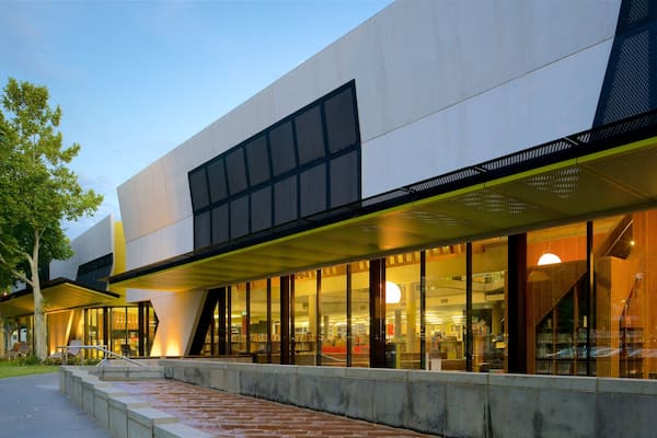 Bendigo Library showing an administrative building, a sunset and modern architecture