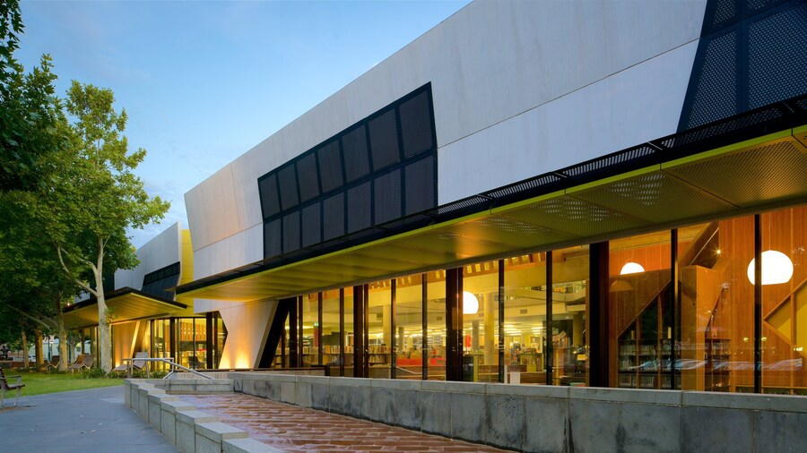 Bendigo Library showing a sunset, modern architecture and an administrative building
