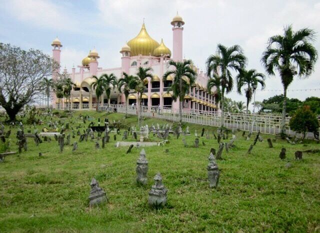 Found this beautiful place near Kutching bus station. 