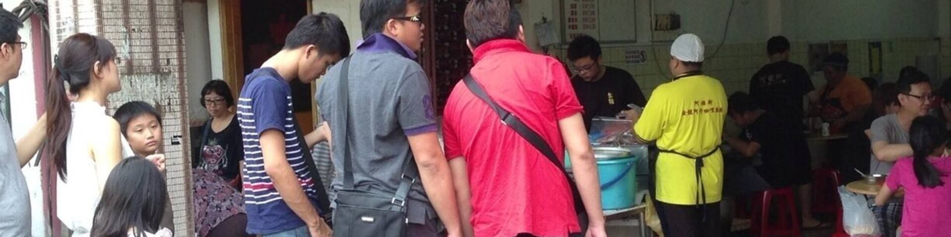 Heard that the curry fish head here is superb. I haven't try it cos of the long queue when I was there. The many people waiting is a testimony by itself.