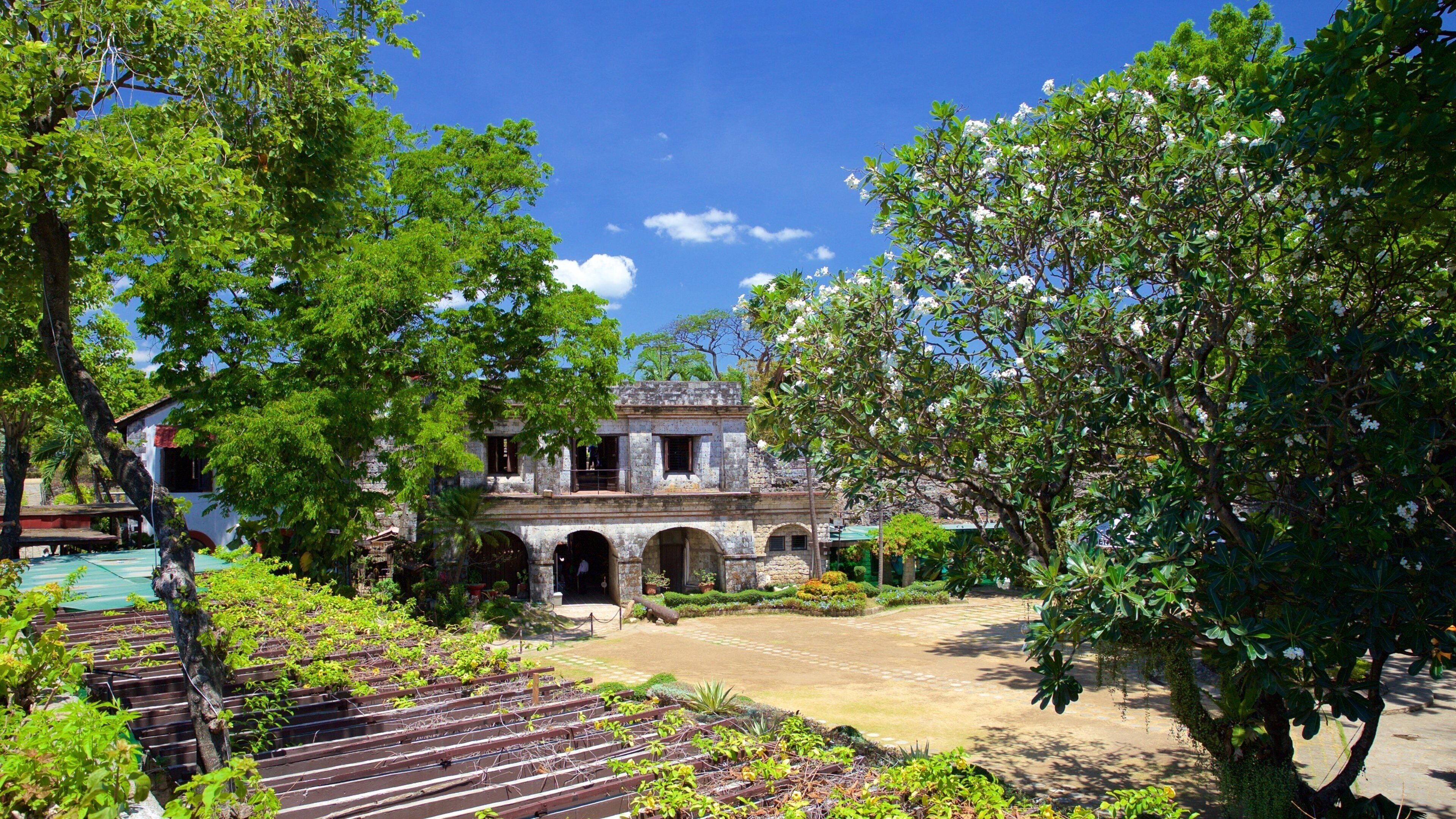 Fort San Pedro which includes a garden