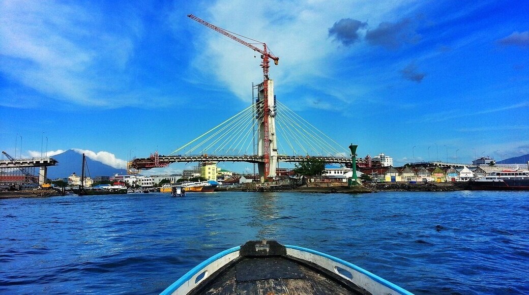 - The Same Spot -
It might be the same spot, where my ancestors arrived at this town 2 centuries ago.
For the sake of better life and fortune, they had sailed far from mainland China to Singapore or Batavia and finally arrived here.
Thanks for choosing this place, because you were right!