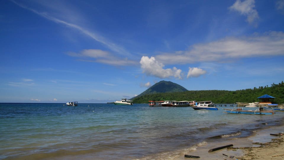 Manado featuring general coastal views and landscape views