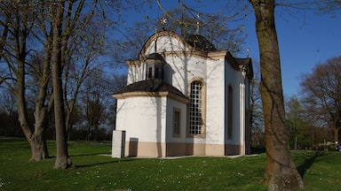 St.-Johannes-Nepomuk-Kapelle, Rietberg, Kreis Gütersloh, Nordrhein-Westfalen, Deutschland. – Die Kapelle wurde 1748 nach den Plänen eines Brünner Meisters erbaut und ist ein Juwel des westfälischen Barocks.